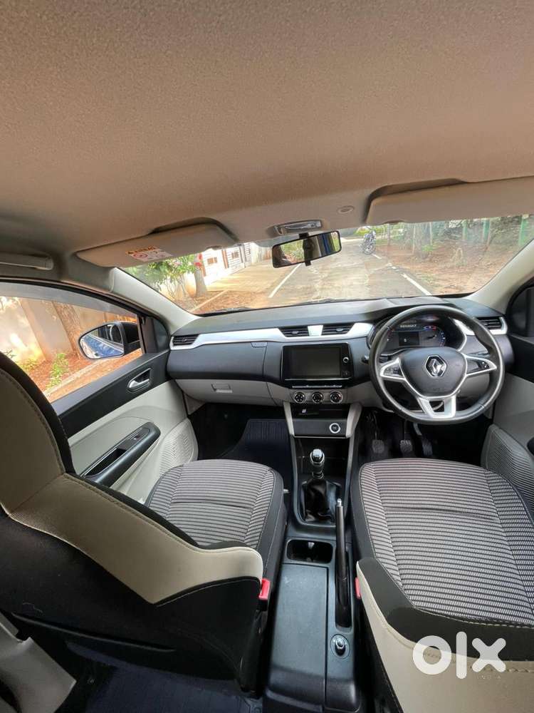 Renault Triber Rxz, 2023, Petrol