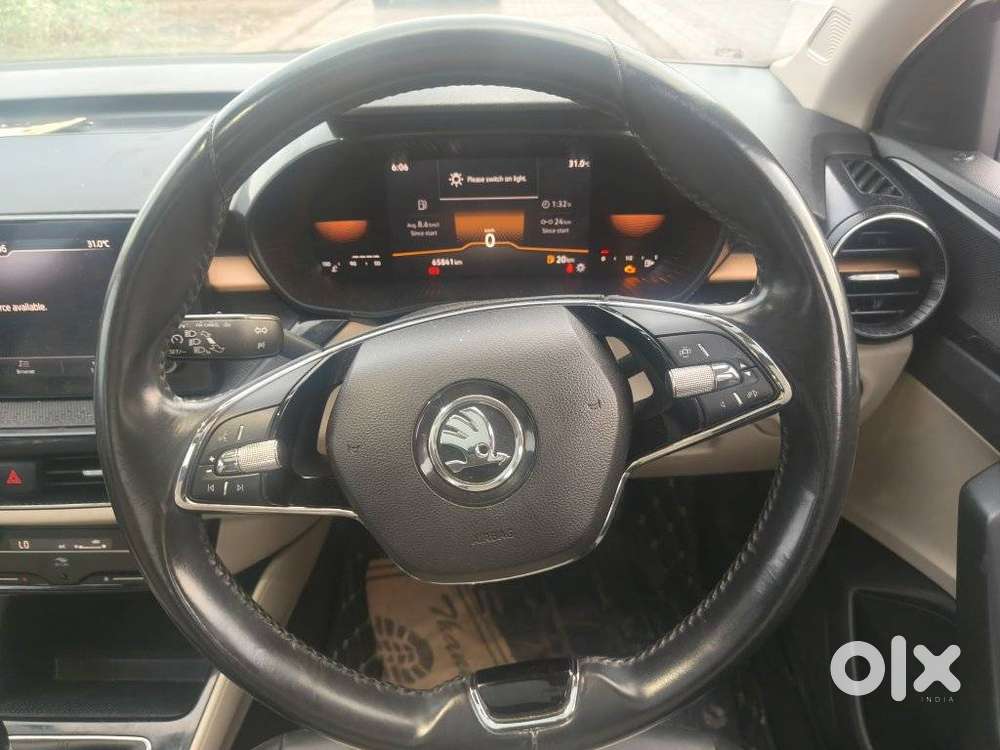 Skoda Slavia Style 1.0l Tsi Mt, 2022, Petrol