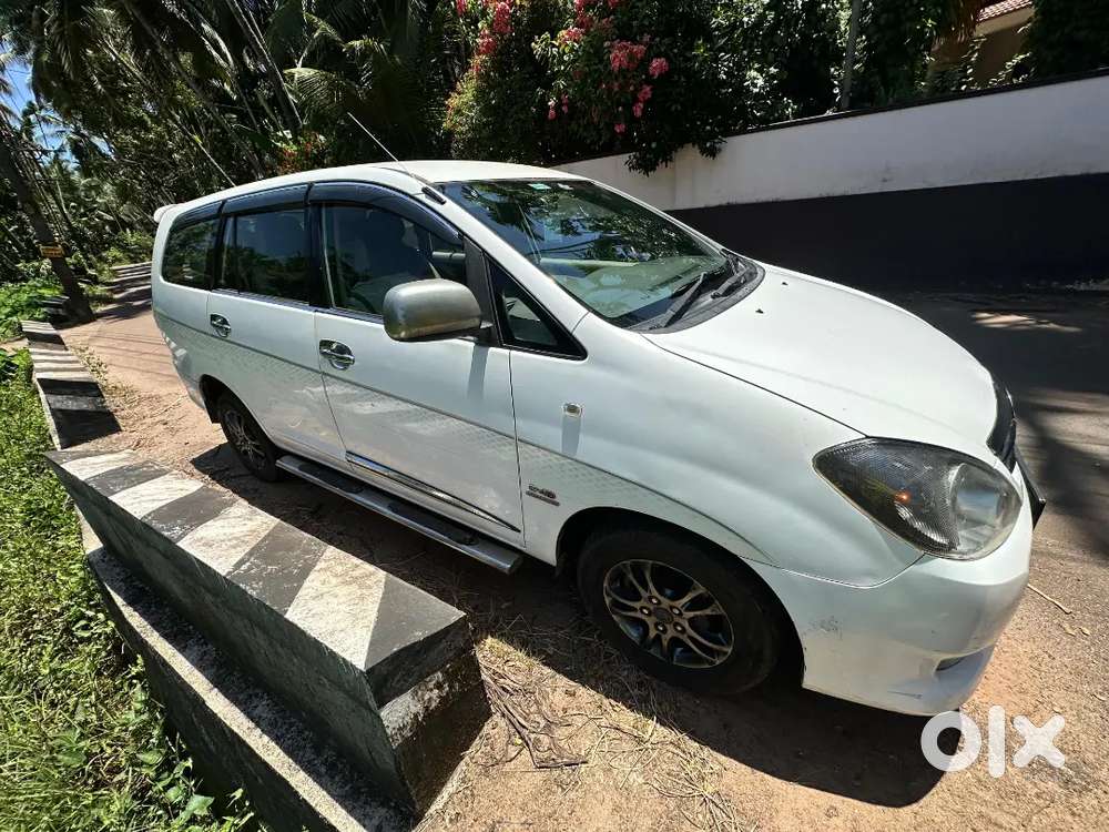 Toyota Innova Crysta Edition 2011