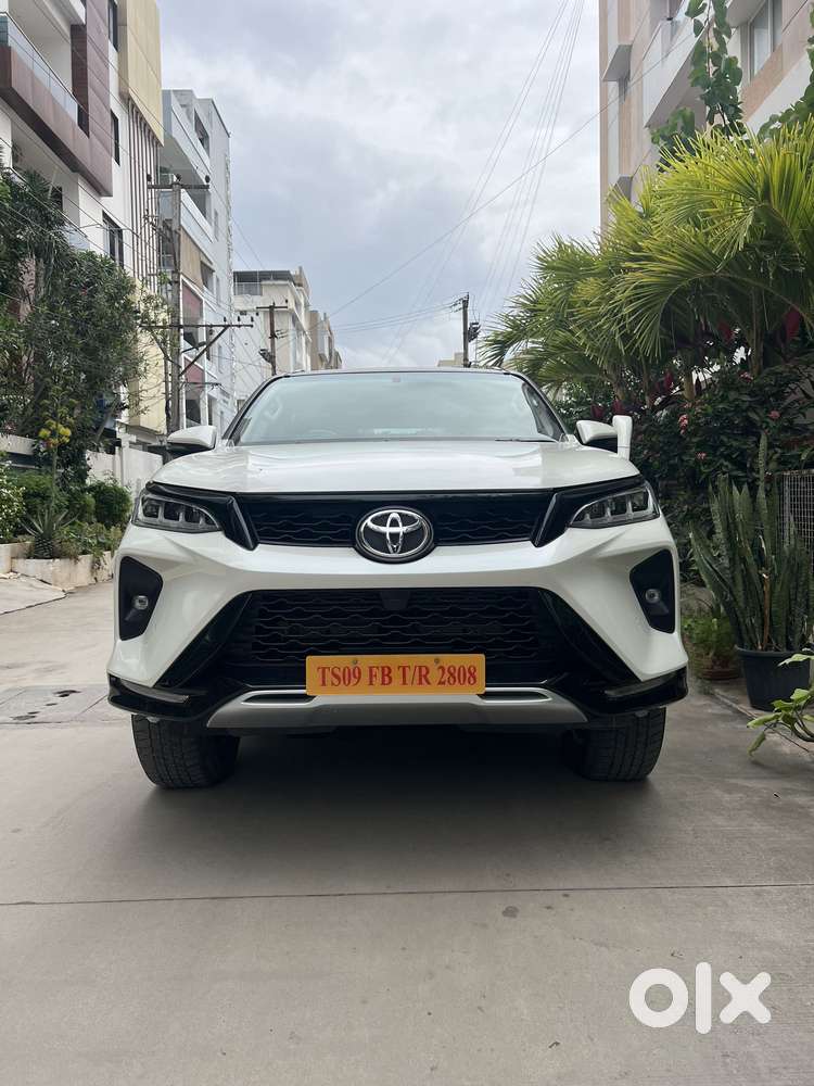 Toyota Fortuner Legender