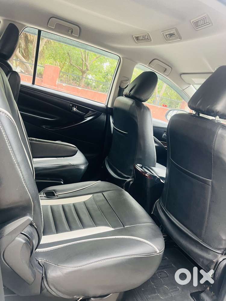 Toyota Innova Crysta 2.4 G Mt 7 Str, 2017, Diesel