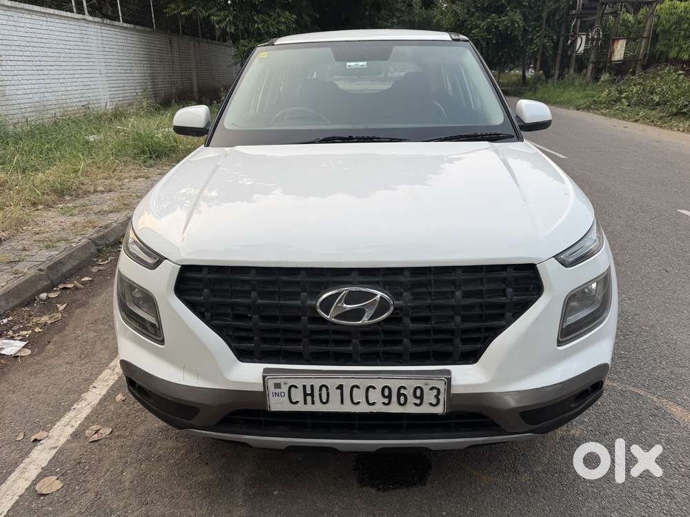 Hyundai Venue E, 2021, Petrol