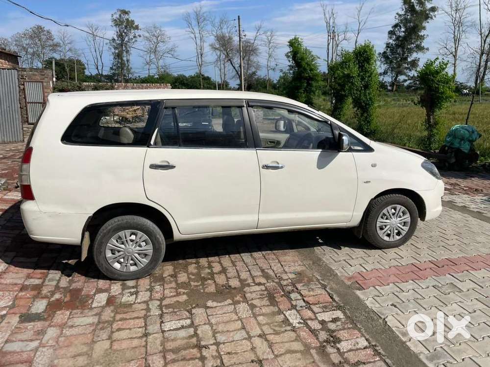 Innova G2 7 Seater