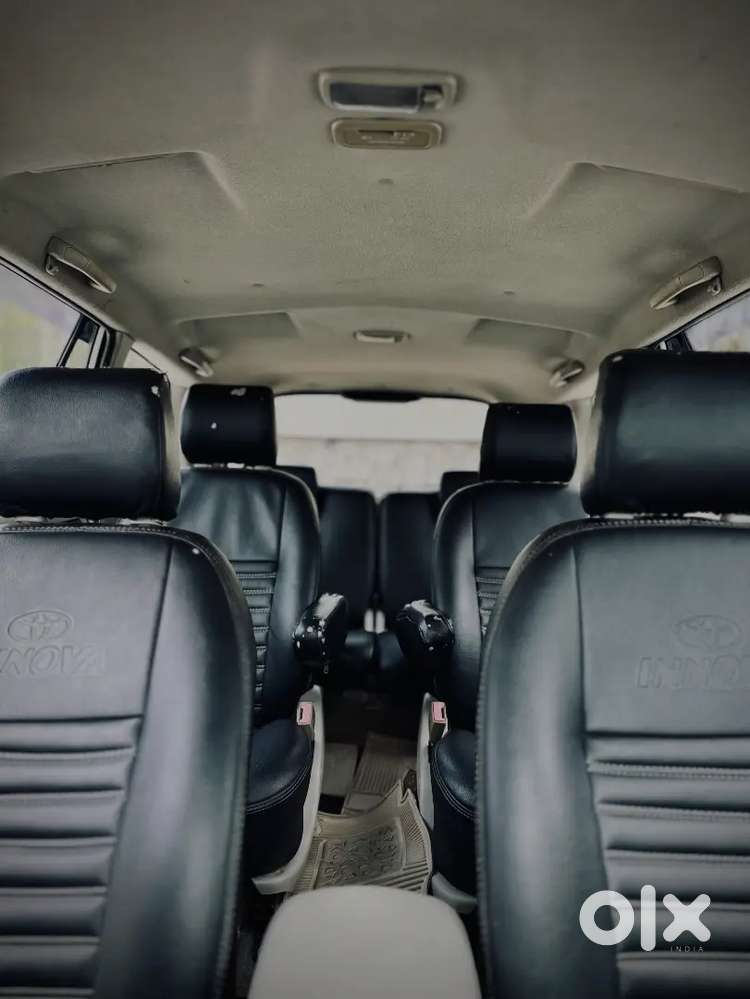 Toyota Innova 2.5 V 2011