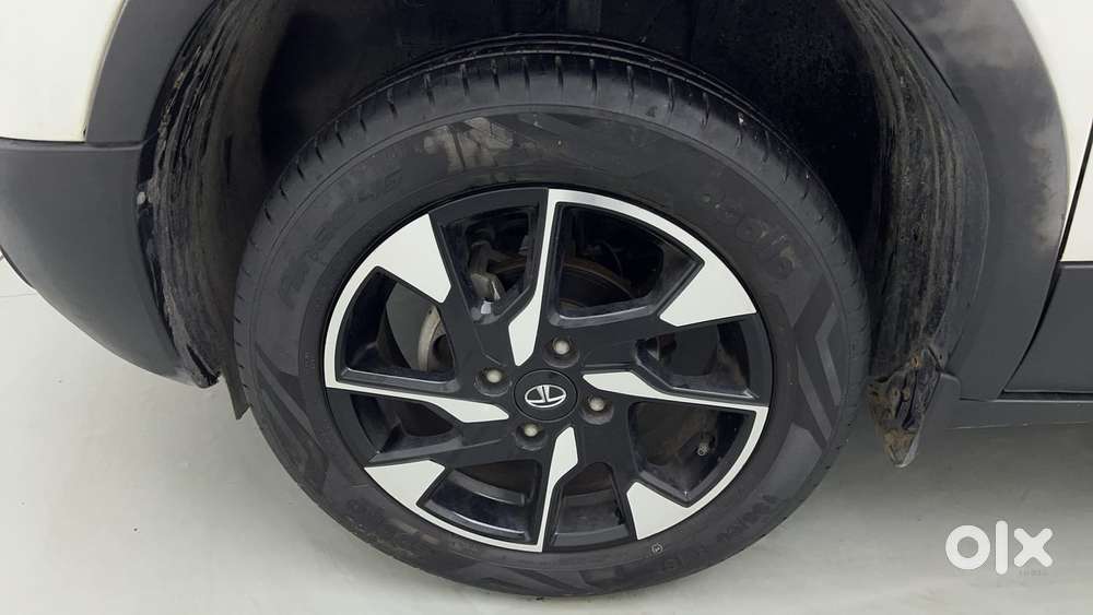 Tata Punch 1.2 Revotron Creative Dual Tone, 2023, Petrol