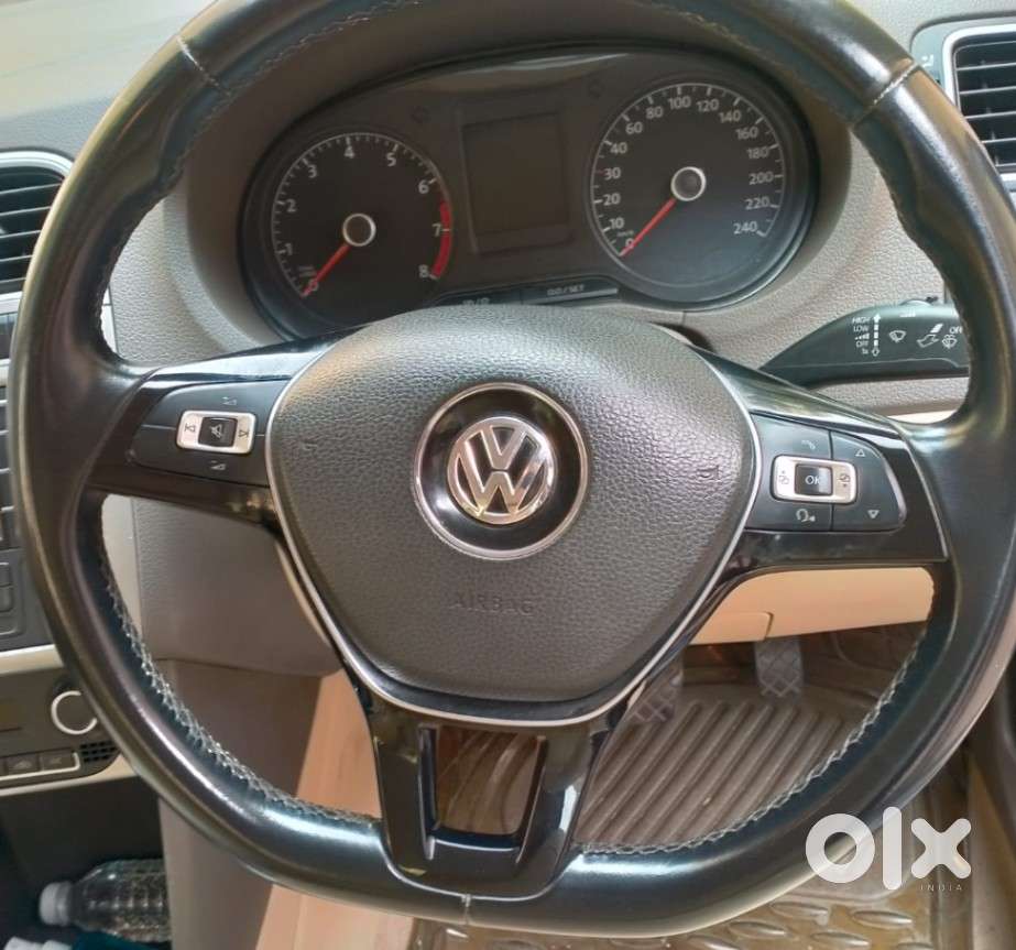 Volkswagen Vento 1.2 Tsi Highline At, 2015, Petrol