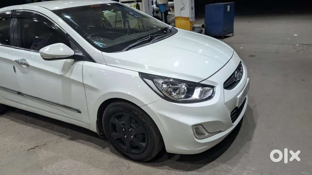Hyundai Verna Fludic 1.6 Vtvt Bsiv 2011 Petrol