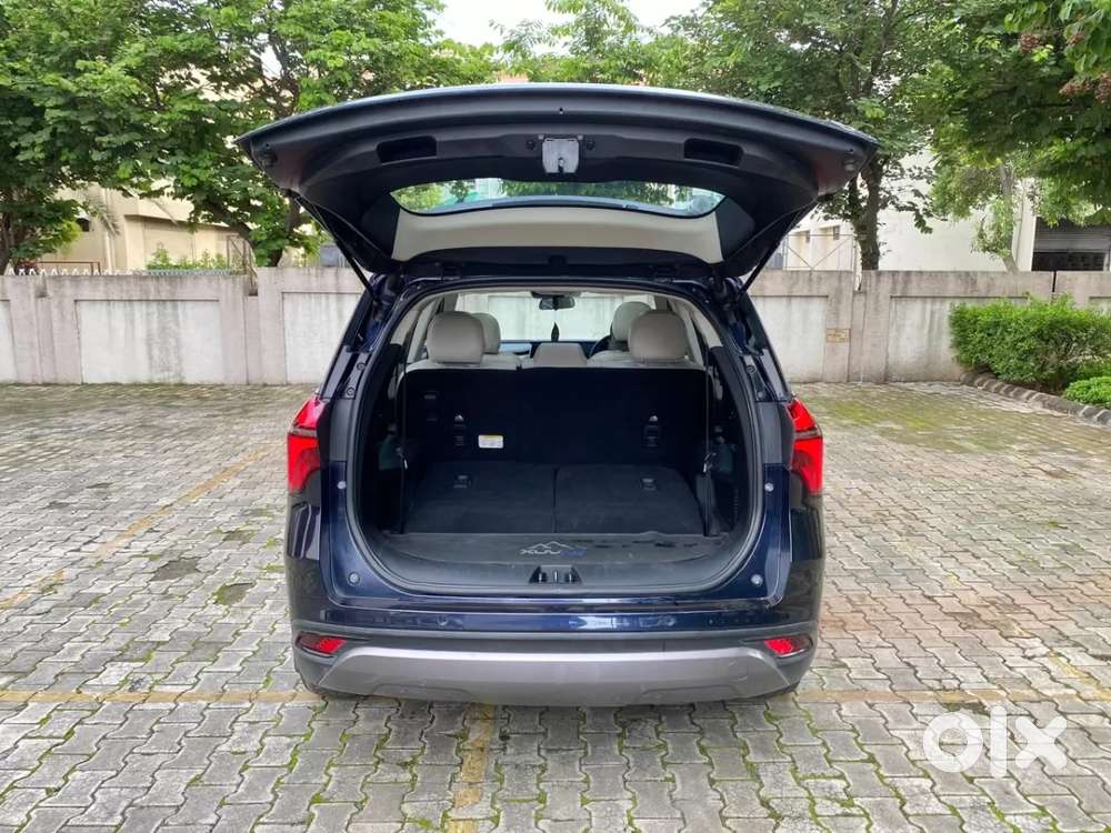 Mahindra Xuv700 2.2 Ax 7 Diesel At Luxury Pack Str Awd, 2023, Diesel