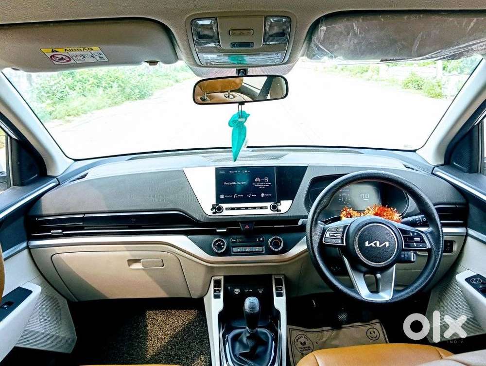 Kia Carens 1.4 Prestige 7 Str, 2023, Petrol