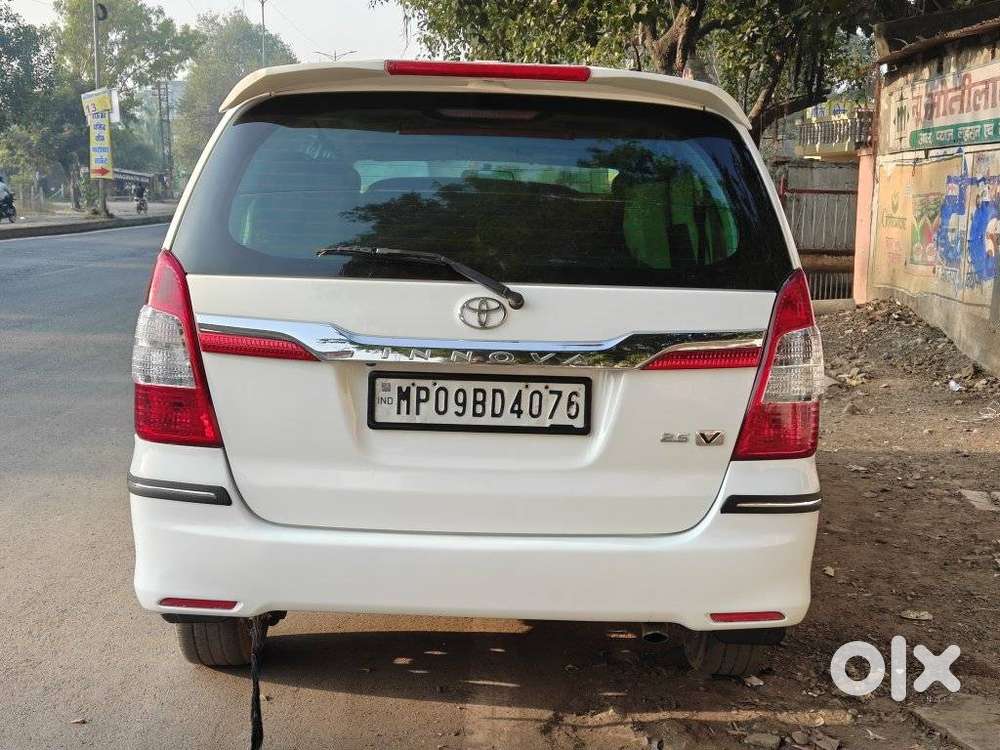 Toyota Innova 2.5 Vx 8 Str Bs-iii, 2015, Diesel