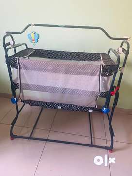 Baby shop cradle olx