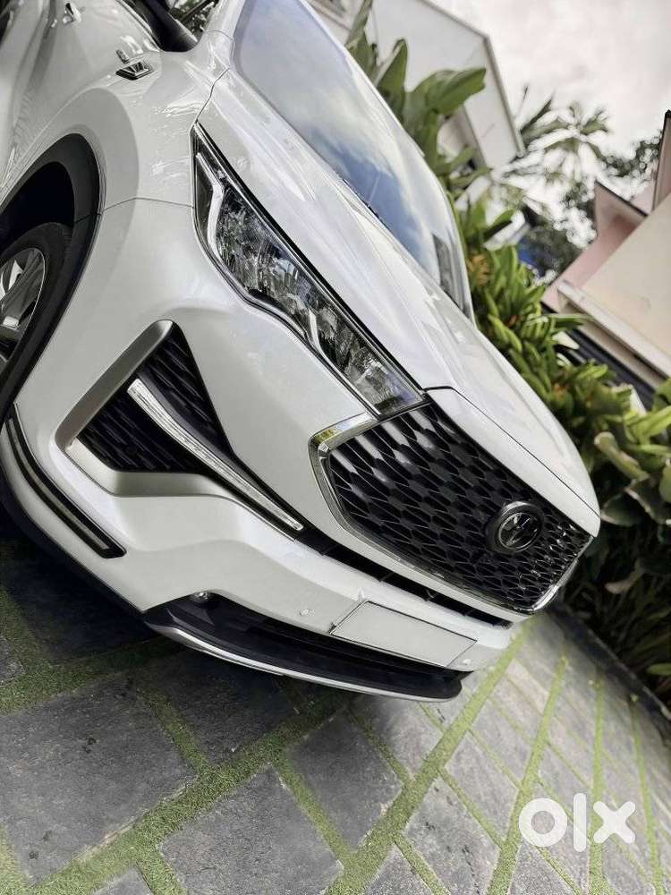 Toyota Innova Hycross 2.0 Zx (o) Hybrid 7 Str, 2025, Petrol