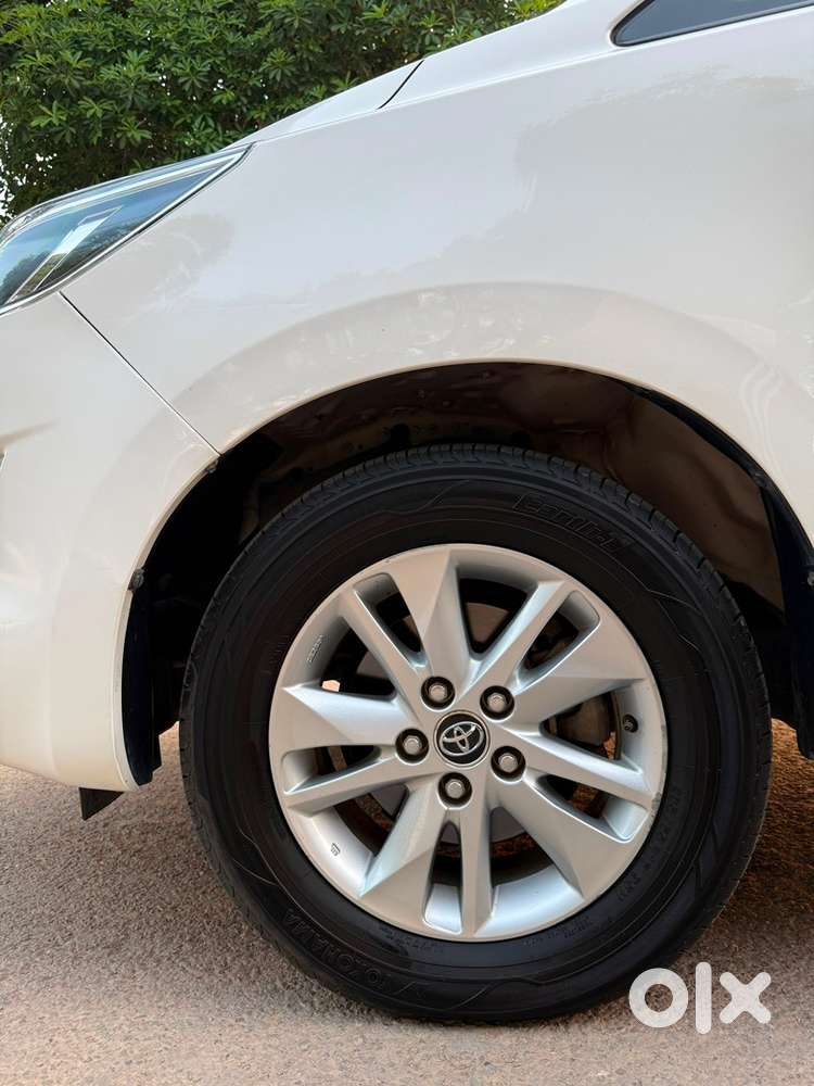 Toyota Innova Crysta 2019