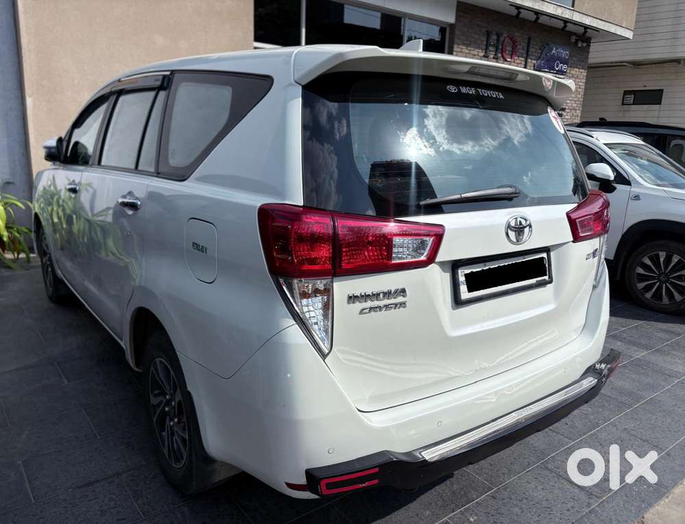 Toyota Innova Crysta 2.7 V, 2023, Petrol
