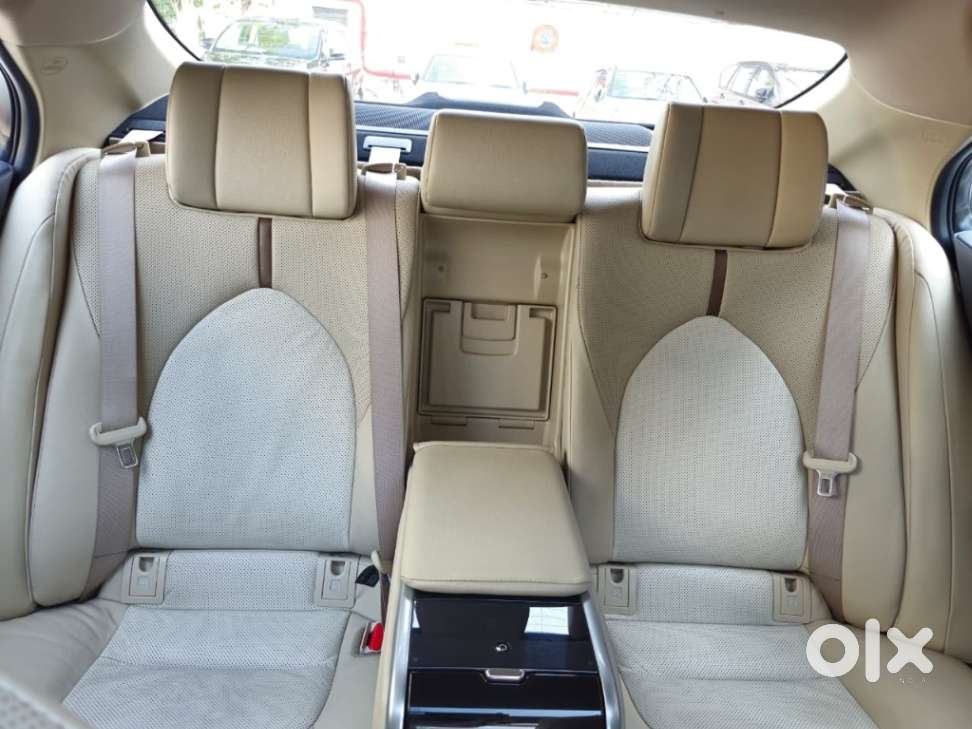 Toyota Camry Hybrid, 2024, Petrol