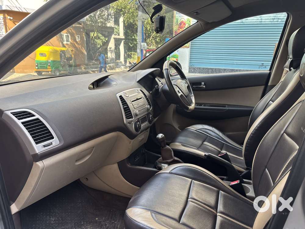 Hyundai I20 Sportz Petrol, 2011, Petrol
