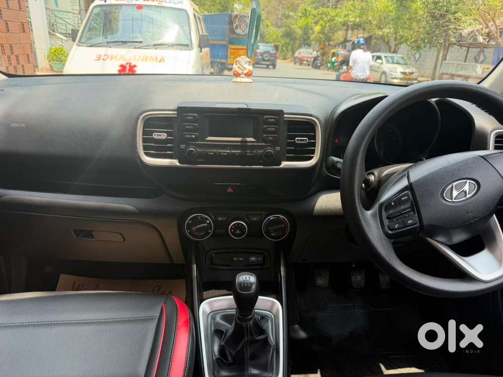 Hyundai Venue Petrol Manual 2022