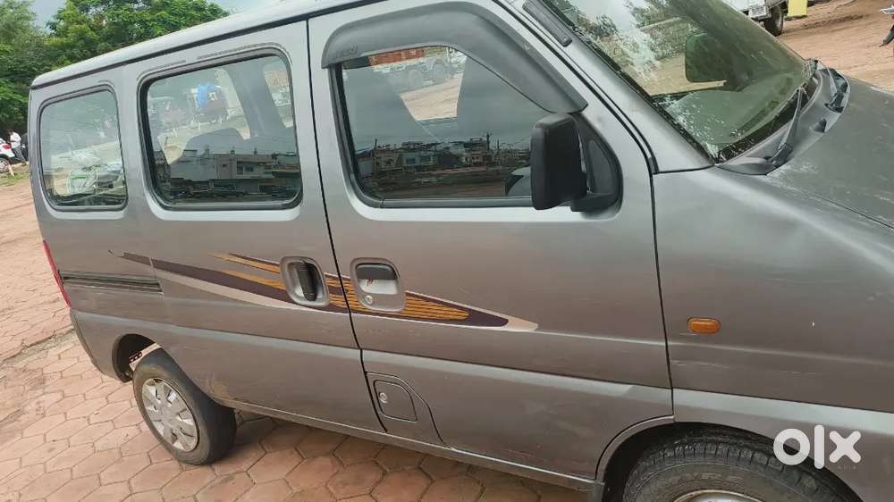 Gadi Bilkul One Handed Good Maintain Original Condition He