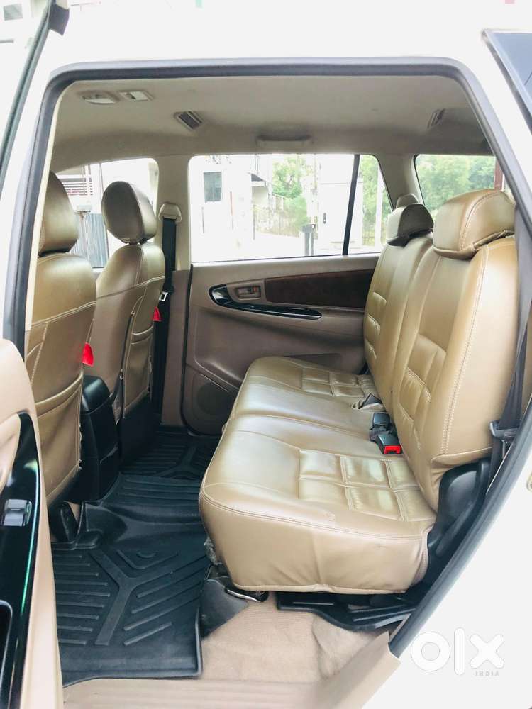 Toyota Innova 2.5 G (diesel) 8 Seater, 2016, Diesel