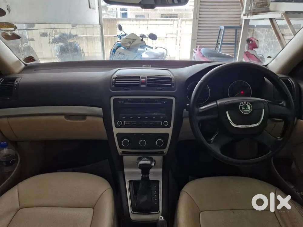 Skoda Laura 2.0 Elegance 2011