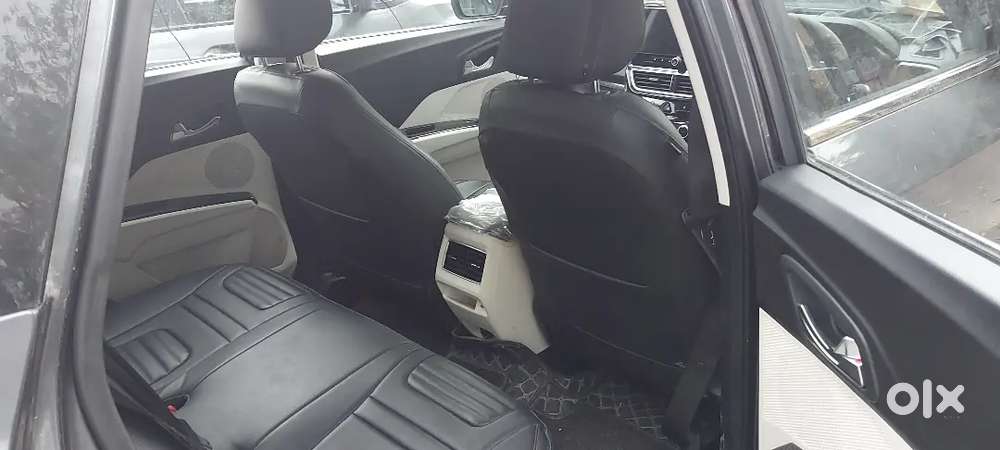 Mahindra Xuv 3xo 2025 Petrol 8100 Km Driven