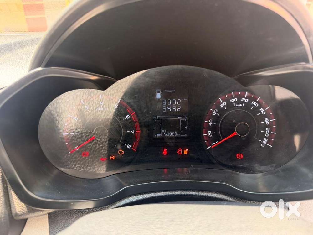 Mahindra Xuv300 Turbosport 2024 Petrol Well Maintained
