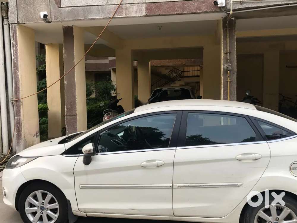 Ford Fiesta 2013 Petrol 100000 Km Driven