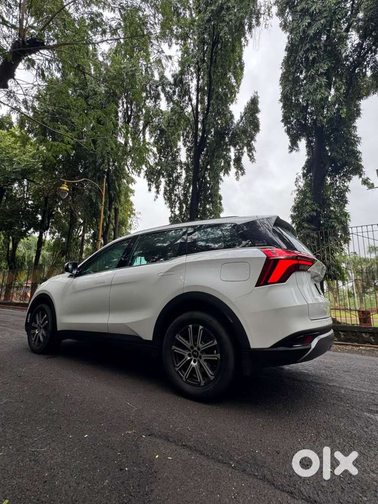 Mahindra Xuv700 25,000 Kms 1st Owner Chauffeur Driven
