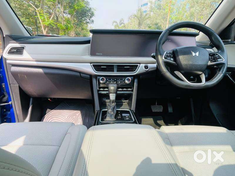 Mahindra Xuv700 2.2 Ax 7 Diesel At Luxury Pack Str, 2023, Diesel