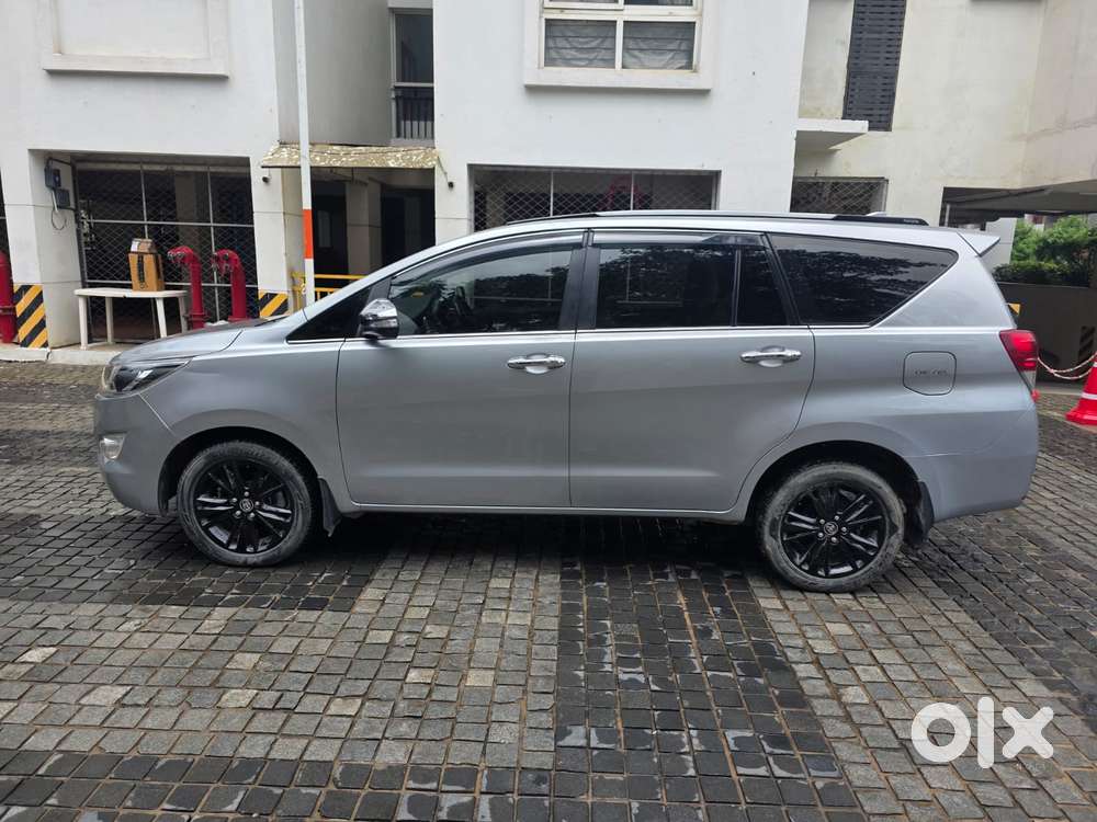 Toyota Innova Crysta 2.8z Automatic, 2016, Diesel
