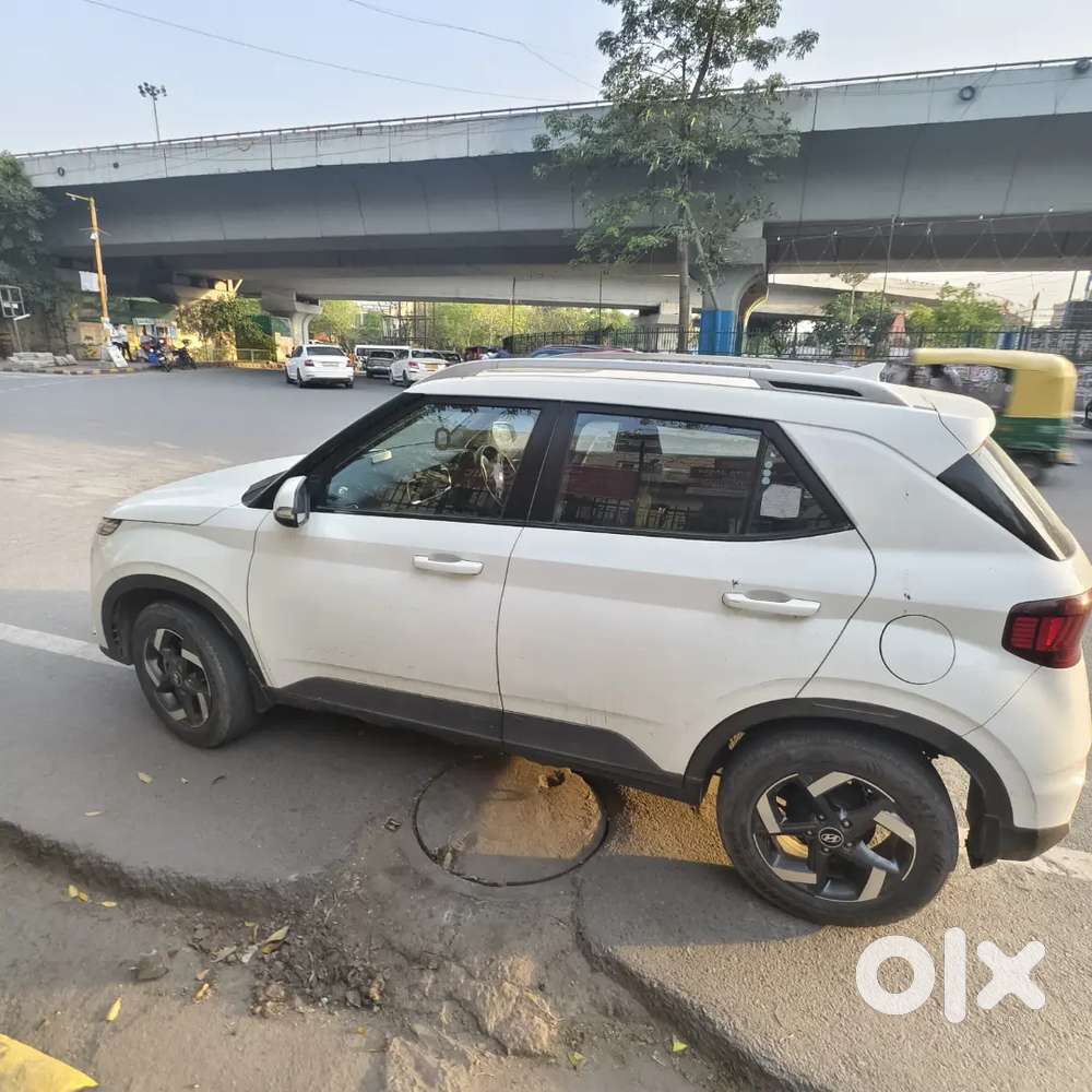 Mint Condition Venue With Sunroof And Cruise Control