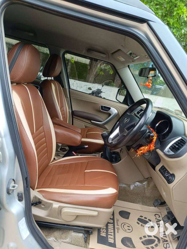 Mahindra Tuv 300 Mhawk100 T8 Dual Tone, 2017, Diesel