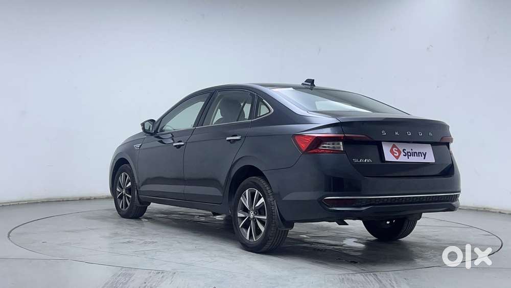 Skoda Slavia Style 1.0l Tsi Mt, 2023, Petrol