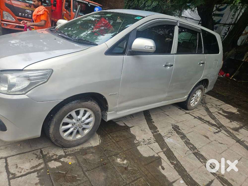 Toyota Innova 2.0 V 2012