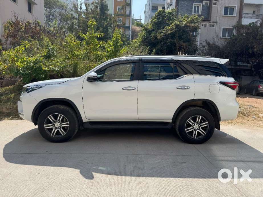 Toyota Fortuner [2021-ongoing] 2.8 2wd Diesel At, 2022, Diesel