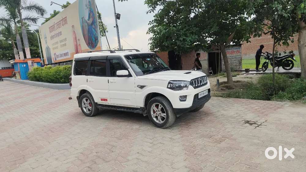 Mahindra Scorpio S 10 2.5 Diesel 2015