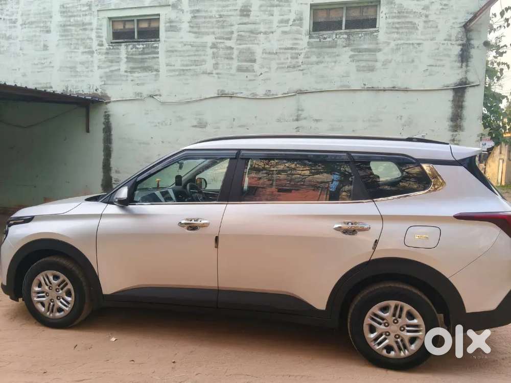Kia Carens 2025 Petrol Good Condition