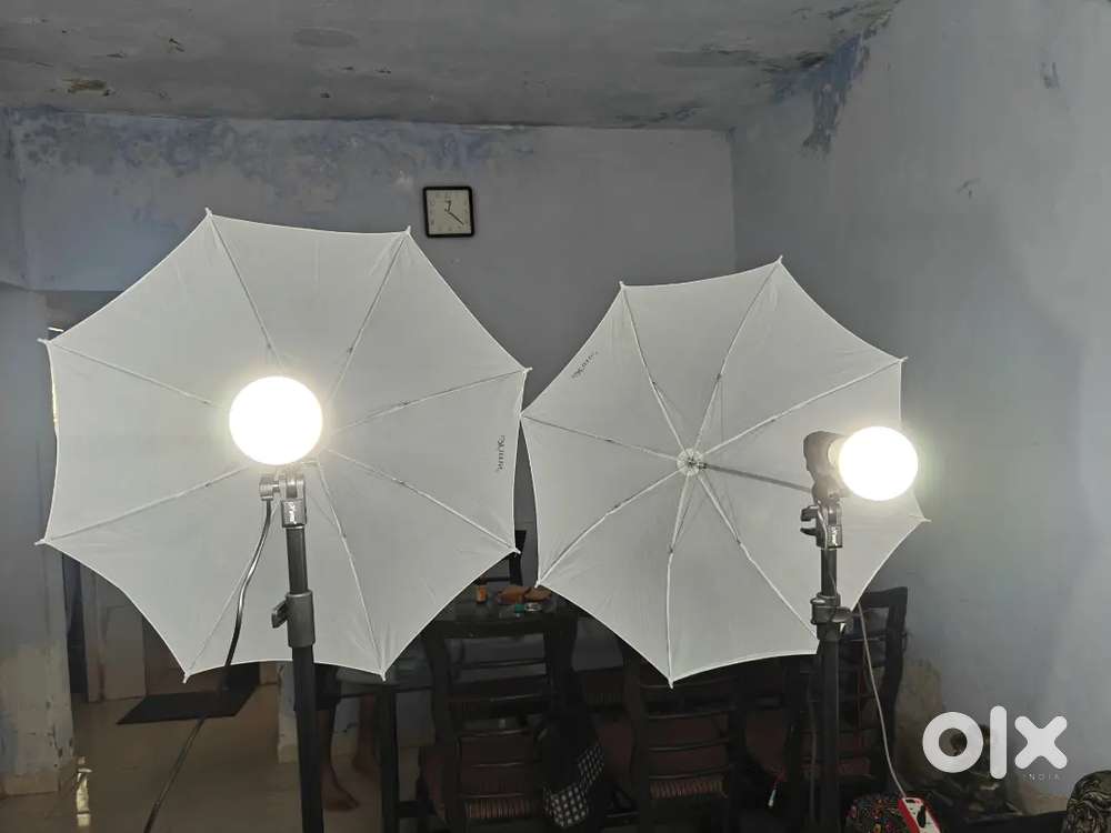 Studio lighting & background kits