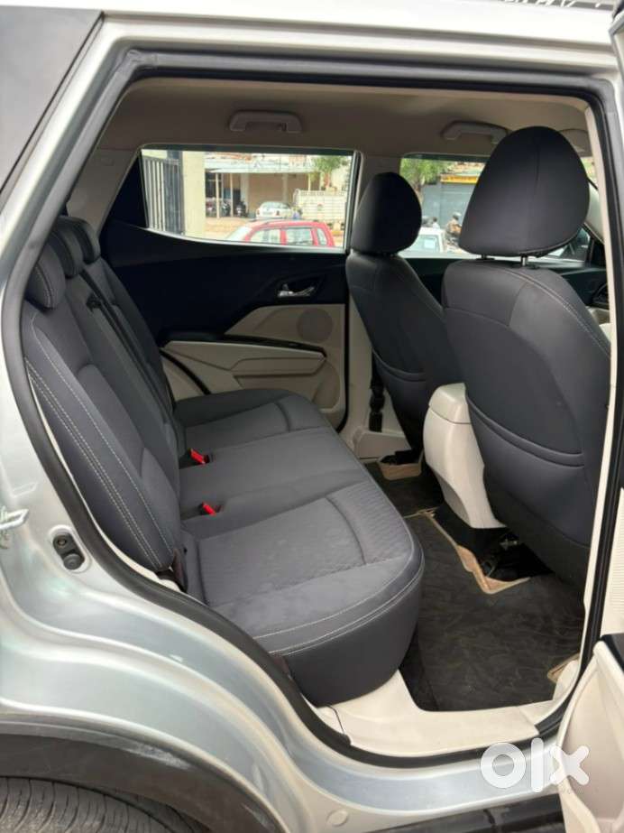 Mahindra Xuv300 W8, 2019, Petrol