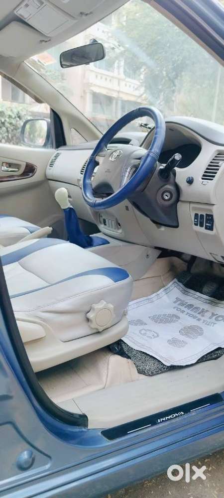 Toyota Innova 2.5 V 7seater Crysta Edition, 2012, Diesel