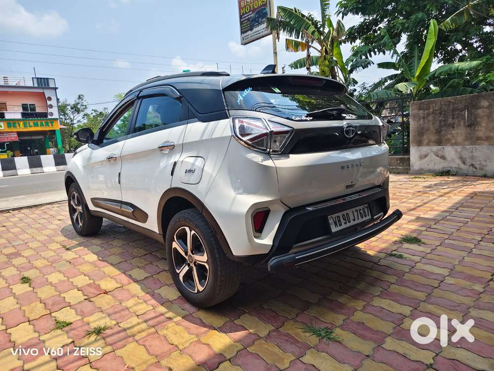 Tata Nexon 1.5 Revotorq Xz Plus Dual Tone, 2023, Petrol