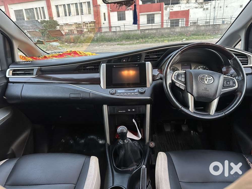 Toyota Innova Crysta 2.4 V, 2017, Diesel
