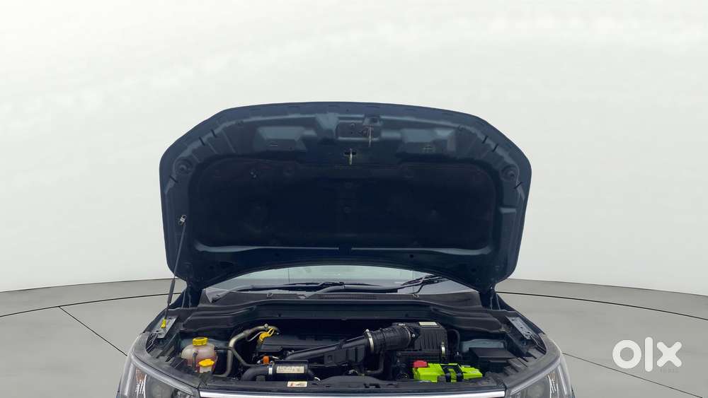 Mahindra Xuv300 W8 Option, 2021, Petrol