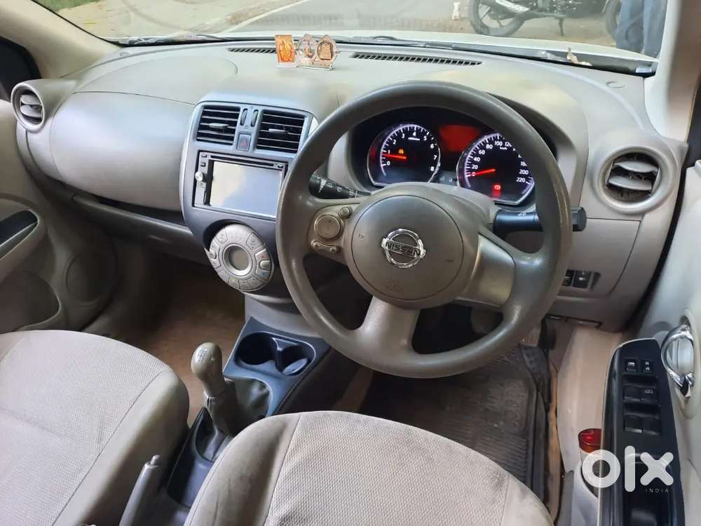 Nissan Sunny Xv 2015