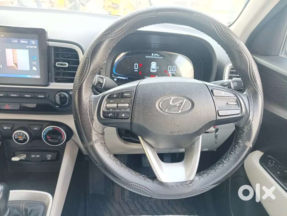Well Maintained Single Hand Driven,hyundai Venue Mt Petrol 2025