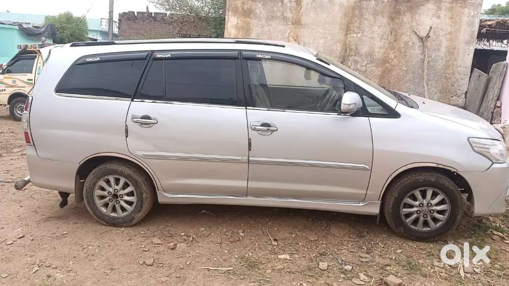 Toyota Innova 2012 Diesel Well Maintained