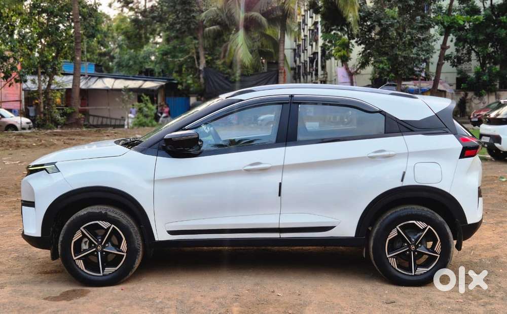 Tata Nexon Creative Plus 1.2 Revotron Petrol 6 Mt, 2025, Cng & Hybri..