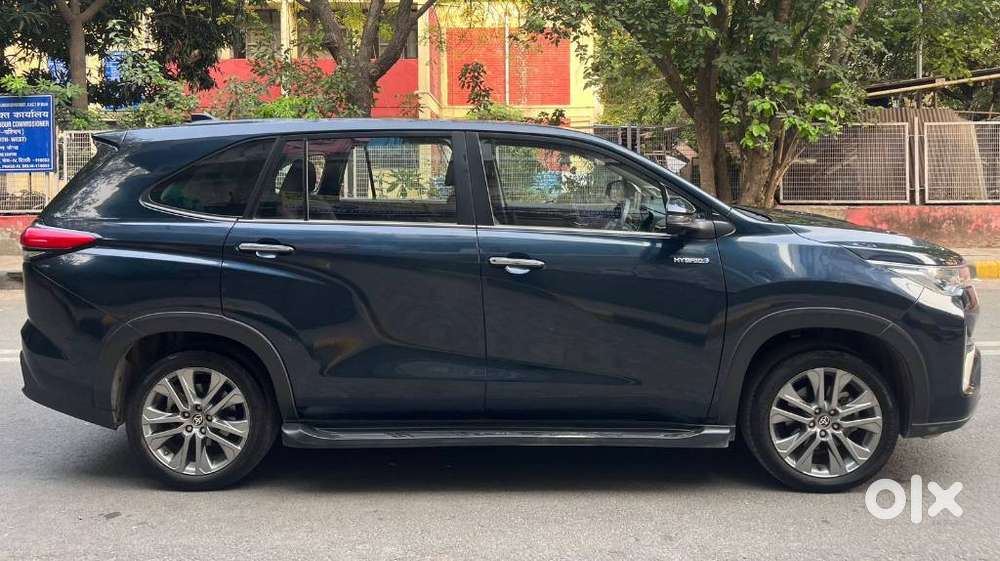 Toyota Innova Hycross 2.0 Zx (o) Hybrid 7 Str, 2024, Petrol