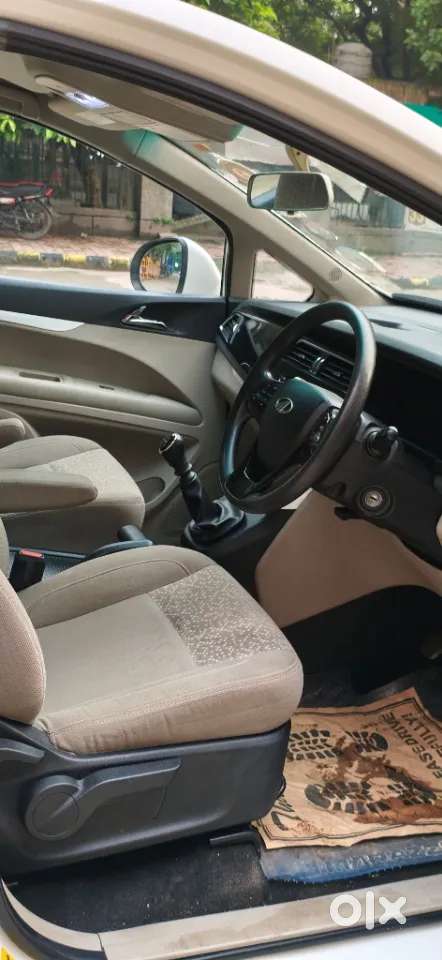 Mahindra Marazzo M6, 2018, Diesel