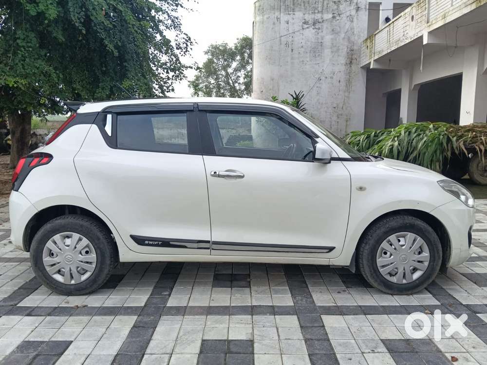 Maruti Suzuki Swift Lxi Optional-o, 2022, Petrol